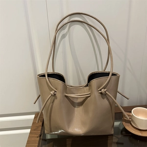 Borsa Tote da Donna Grande Capacità in Pelle PU Lucida Borsa a Tracolla Retro con Nodo e Coulisse per Ufficio Pendolari