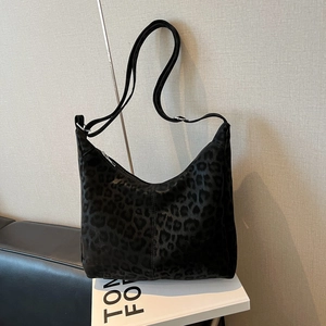 Leopard Print Suede Shoulder Bag Large Capacity Hobo Tote Women Fashion Urban Minimalist Crossbody Underarm Bag With Pendant