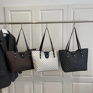 Women Large Capacity Tote Bag PU Leather Monogram M Letter Print Shoulder Bag For Commute Work Fashionable Casual Retro