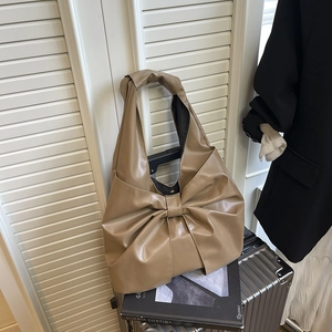 Sac à main minimaliste camel avec décoration de grand nœud et large bandoulière