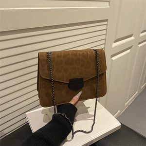 Sac Bandoulière Vintage Imprimé Léopard en Daim Dépoli pour Femmes Simple Chaîne en Métal Sac à Épaule Petit Sac Carré