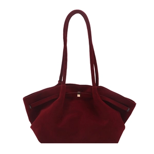 Borsa tote in velluto rosso scuro con spalline sottili e fibbia in metallo dorato