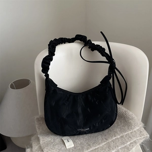 Sac Hobo de Mode avec Bandoulière Plissée Grande Capacité Sac à Épaule Sous le Bras en Nylon avec Nœud pour Navettage Femme
