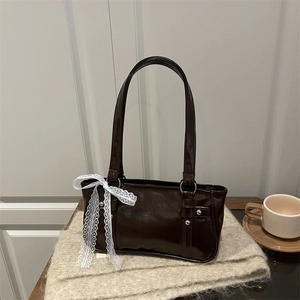 Women's Retro PU Leather Underarm Bag With White Lace Bow Rivet Detail Solid Color Shoulder Bag For Dating Party Daily