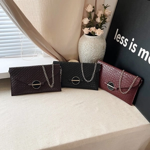 Women Envelope Crossbody Bag PU Leather Woven Texture Metal Buckle Gold Chain Strap Shoulder Clutch Fashion Elegant