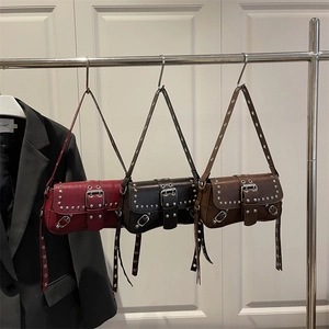 Borsa Sottobraccio Da Donna In Pelle PU Con Rivetti E Occhielli In Metallo Tracolla Regolabile Punk Vintage