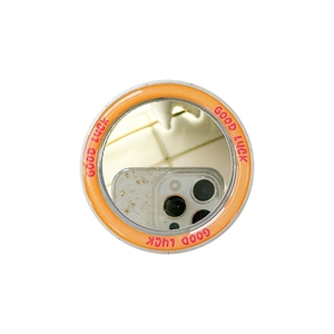 Minimalistischer runder MagSafe Spiegel mit orangefarbenem Good Luck Rahmen für Handys