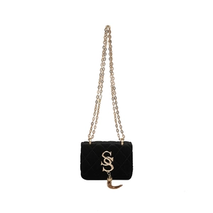 Sac à bandoulière en velours noir matelassé avec logo SS doré et détail de gland chic