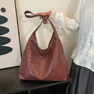 Large woven texture tote bag in retro reddish-brown with minimalist shoulder strap style
