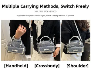 Détails du sac bowling en denim gris montrant les styles sac à main, bandoulière et épaule