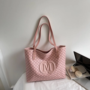 Pink monogram tote bag with M logo, large capacity trendy shoulder bag for women