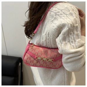 Borsa a spalla rosa con stampa monogramma M e dettaglio catena a cuore dorata