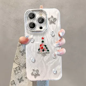 Luxe iPhone hoesje met 3D strassteentjes kerstboom en zilveren parelmoer glans afwerking