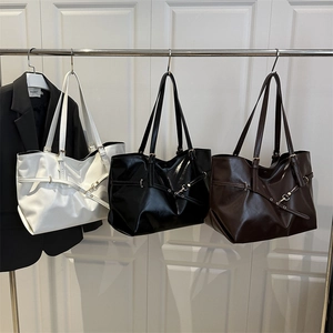 Women Large Capacity PU Leather Tote Bag Fashion Commuting Shoulder Bag With Metal Buckle Decorative Straps Handbag
