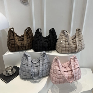 Borsa a Tracolla Trapuntata da Donna Grande Capacità Leggera Tinta Unita Borsa Tote Tracolla Regolabile Borsa Sottobraccio Casual