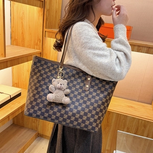 French style checkerboard tote bag with bear charm and large capacity shoulder strap