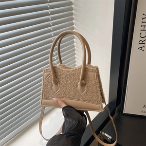 Chic autumn winter faux fur and leather patchwork handbag with crossbody strap