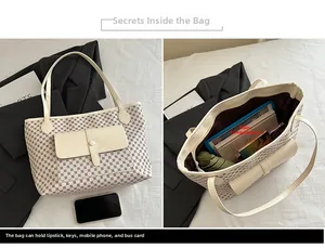 Classic checkered tote bag with large capacity main compartment and front pocket