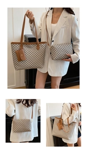 Ensemble trois pièces cabas monogramme rétro avec sac bandoulière et mini pochette