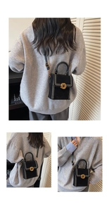 Détails du sac à bandoulière noir vintage avec perles blanches et boucle en anneau doré