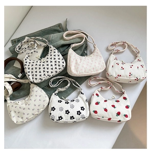Borse hobo in velluto a coste in sei stampe floreali con accessori casual chic