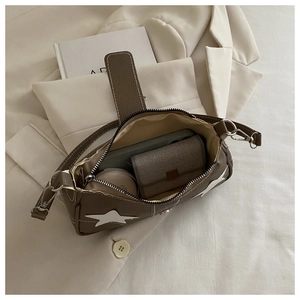 Braune Sterntasche Innenansicht mit Stauraum für Handy, Geldbörse und Kosmetik