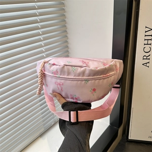 Roze nylon borsttas met bloemenprint en verstelbare riem voor damesmode