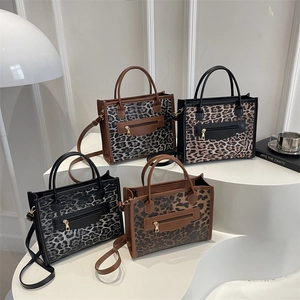 Borsa Tote Leopardata In Pelle PU Con Tracolla Regolabile E Tasca Frontale Con Cerniera Per Donna Stile Chic Pendolare