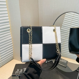 Sac à bandoulière carré à damier bicolore avec bandoulière chaîne métallique pour femmes