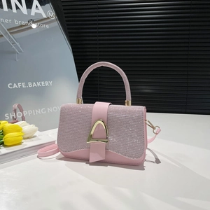 Sac à main rose pailleté avec boucle en D dorée, petit sac carré élégant à bandoulière