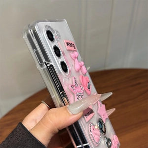 Détail de la coque Samsung transparente avec chien ballon 3D rose, étoiles et cœurs