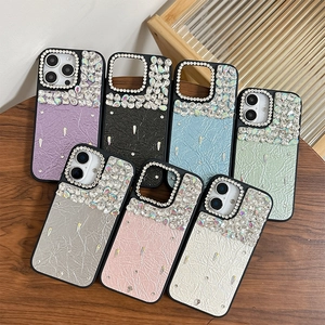 Coques de luxe en cuir pour iPhone avec strass brillants et texture plissée en 7 couleurs