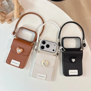 Coque en cuir avec dragonne, porte-carte et logo coeur en strass pour iPhone