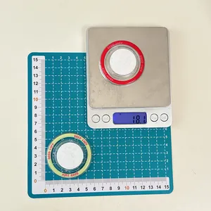 Weight and dimension detail of the GOOD LUCK magnetic phone grip base showing 18.1g and 5cm size