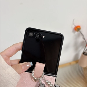 Coque en cuir rose pour Samsung Galaxy Z Flip avec anneau métallique et chaîne décorative