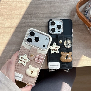 Schicke iPhone-Hülle mit Geldbörse, 3D-Bär, Sterndeko und Handschlaufe in Schwarz und Beige