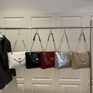 Women Glossy PU Leather Crossbody Bag Large Capacity Chain Shoulder Tote With Deer Pendant Retro Elegant Office Commuting