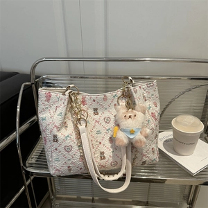 White large capacity tote bag with bear floral print and plush bear charm decoration