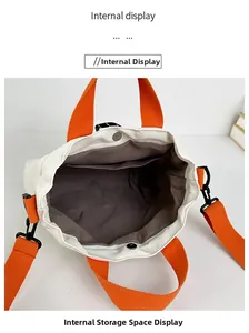 Vue intérieure du sac en toile montrant la fermeture magnétique et la poche latérale