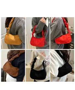 Collage de sacs à main plissés en daim avec nœuds en jaune, rouge, marron et noir