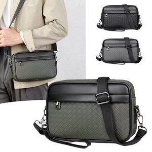Bolso bandolera para hombre con textura trenzada en verde, gris y negro con correa ajustable
