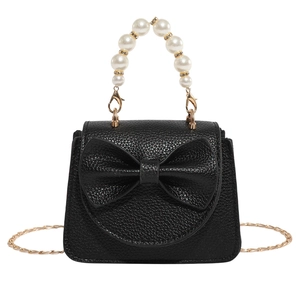 Elegante schwarze Schleifentasche mit PerlenGriff und LitschiTextur-Finish