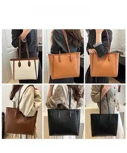 Collage di borse tote in pelle bianca, arancione, caramello e nera sulla modella