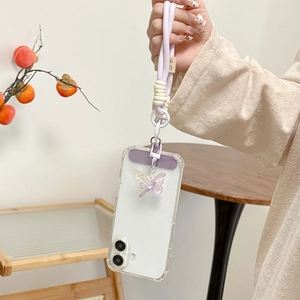 Transparente Handyhülle mit lavendelfarbener Handgelenkschlaufe und Schmetterlingsanhänger