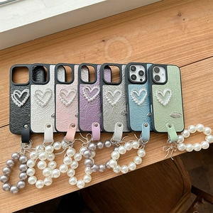 Custodia Per Telefono Pelle PU Increspata Cuore Di Künstliche Perle Con Catena Da Polso Elegante Fiocco Chic