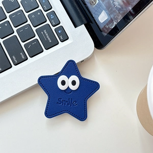 Support de téléphone en cuir bleu étoilé avec grands yeux et détail texte Smile