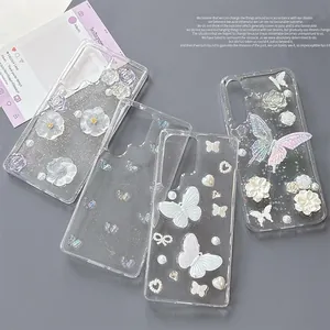 Custodia trasparente glitterata per Samsung S25 Ultra con fiori 3D e farfalle