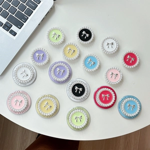 Support téléphone chic avec nœuds en perles et texte Gift For You en plusieurs couleurs