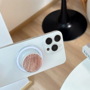Supporto magnetico per telefono con texture in marmo rosa e design a onde per smartphone
