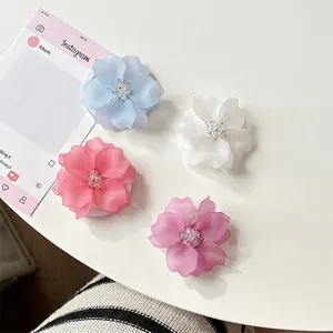 Support de téléphone fleur 3D en rose, violet, bleu et blanc avec perles